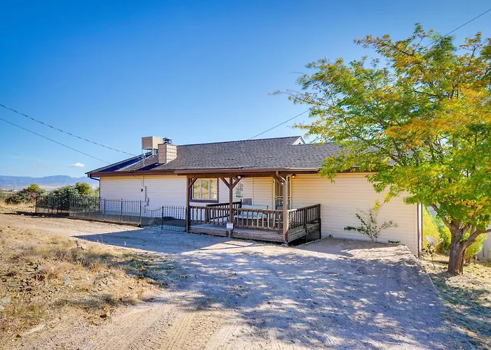 Large Deck And Mountain Views Getaway! Prescott