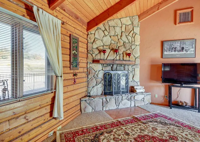 Large Deck And Mountain Views Getaway! Holiday home Prescott