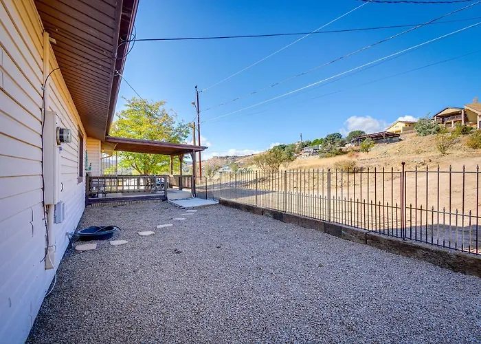 Large Deck And Mountain Views Getaway! Holiday home *