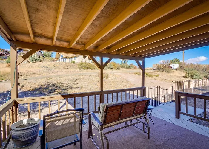 Large Deck And Mountain Views Getaway! Holiday home *