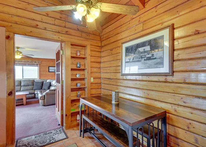 Holiday home Large Deck And Mountain Views Getaway!