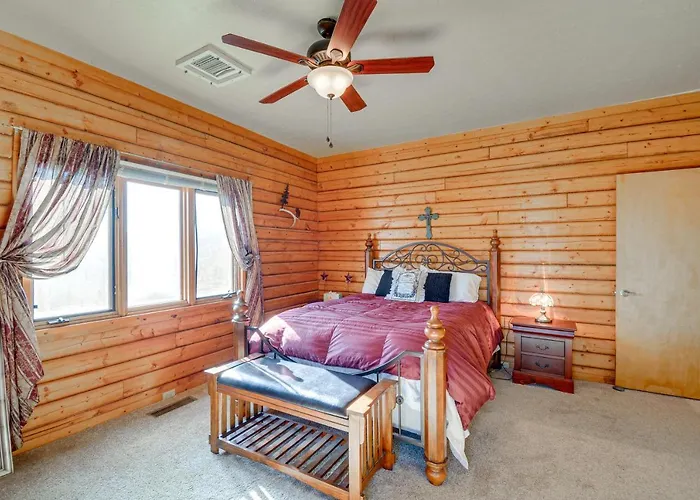 Large Deck And Mountain Views Getaway! Holiday home